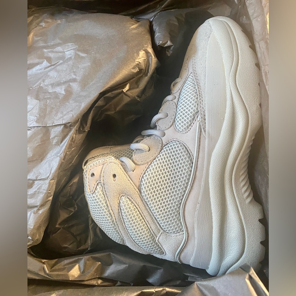 NEW!! Still in box yeezy desert boots blue